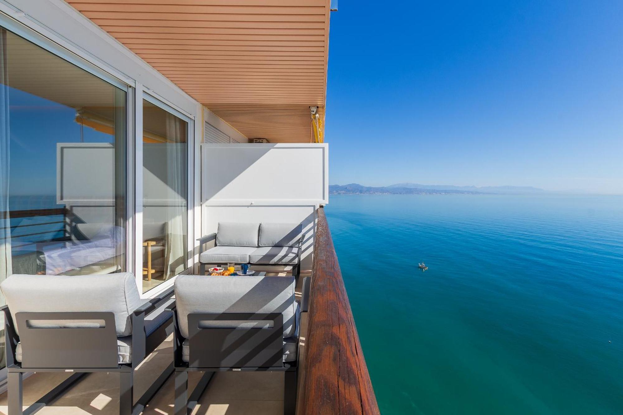 Santa Clara Modern & Exclusive Seafront Apartment Torremolinos Exteriér fotografie